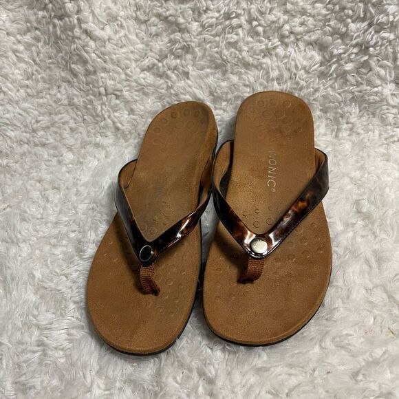 Vionic Brown Tortoise  print leather patent thong sandals size 10 - Picture 1 of 8